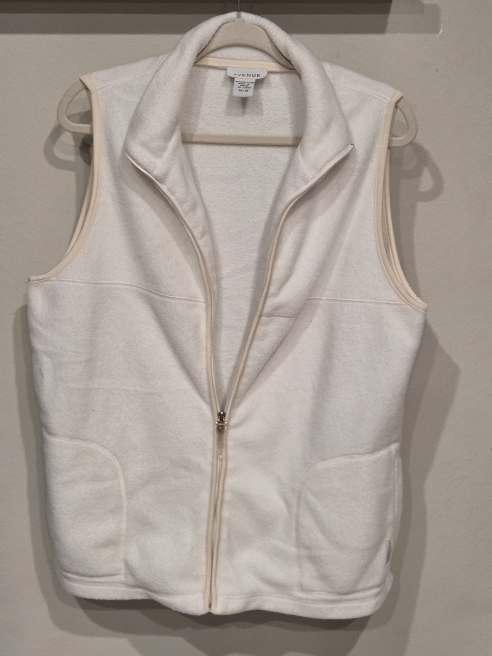Avenue Cream Zip-Up Fleece Vest